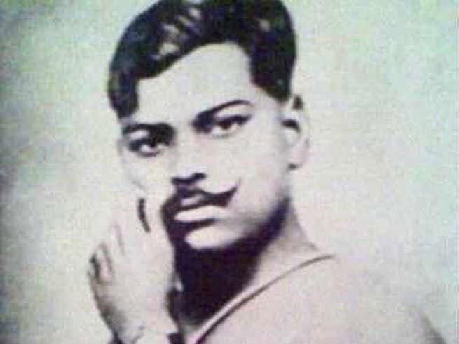 iamrana's tweet image. Born on this day 1906
Chandrashekhar Azad's (1906-1931) unforgettable lines inspire soldiers even today:
Dushman ki goliyon ka hum saamna karenge
Azaad hi rahe hain, azaad hi rahenge
(The enemy's bullets we face and feel no pain,
Free we were and free we shall remain)…