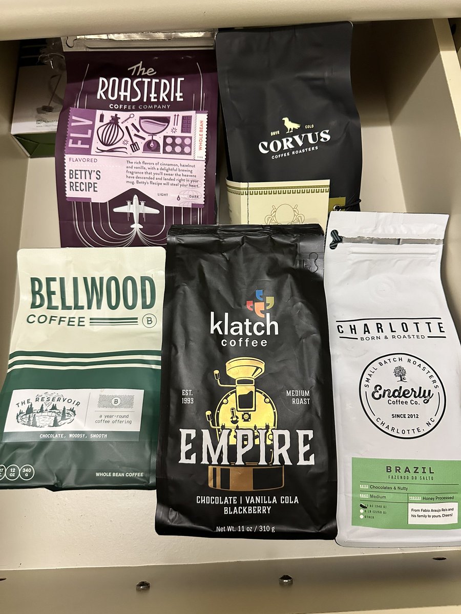 Joel Lincoln (@coachjlincoln) on Twitter photo Yes I will be back in Iowa for Girls session of <a href="/SnowValleyCamps/">SnowValleyCamps</a>
Bring a bag of beans ☕️
Beans from Boys Week #BasketballBarista Yes I will be back in Iowa for Girls session of <a href="/SnowValleyCamps/">SnowValleyCamps</a>
Bring a bag of beans ☕️
Beans from Boys Week #BasketballBarista