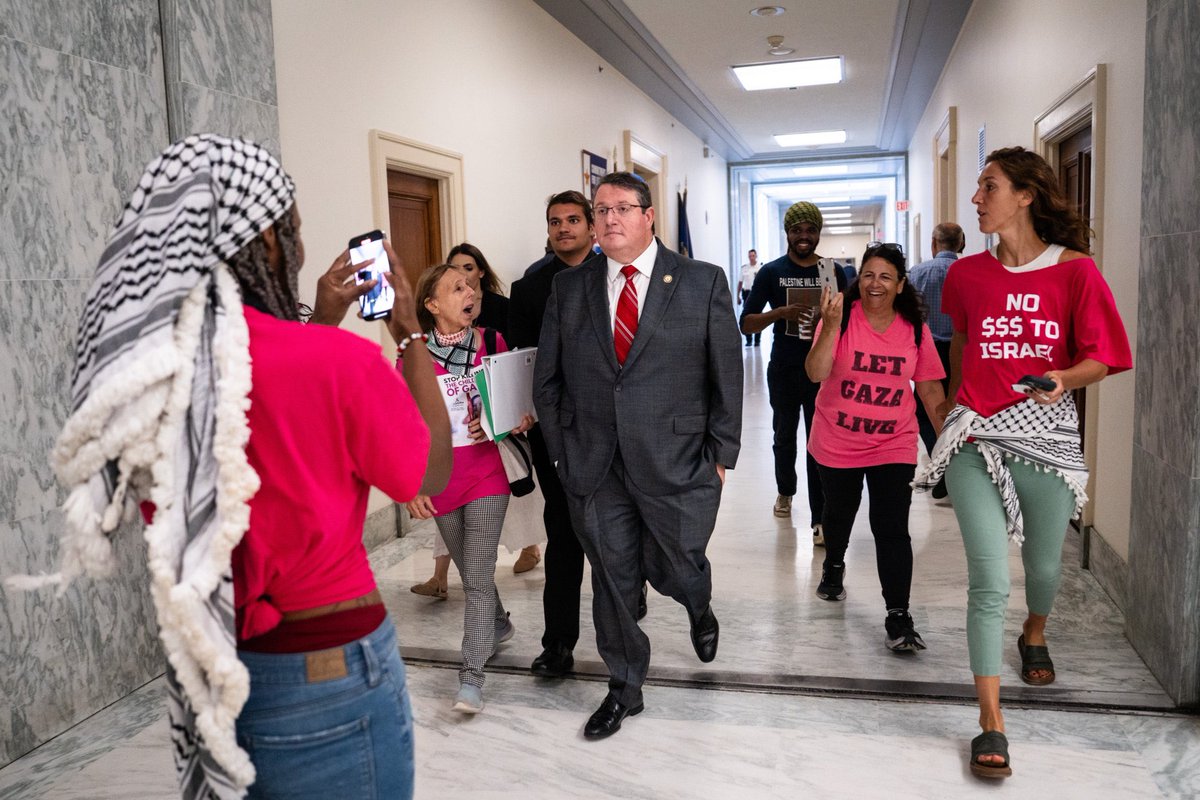 ultra_reaganite's tweet image. Someone: "A fat man can't be a masculine gigachad."
A fat man:
