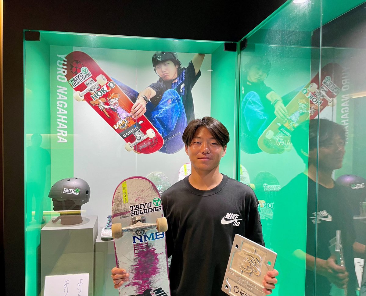 Taiyo_hd's tweet image. 先日、太陽ホールディングス所属 スケートボード・パーク、永原悠路選手が本社に来てくれました🛹
6月8日にローマで開催された「WORLD CUP ROME 2025」で見事2位に入賞し、その際のトロフィー🏆を持参して報告してくれました✨✨
永原選手、改めておめでとうございます!!