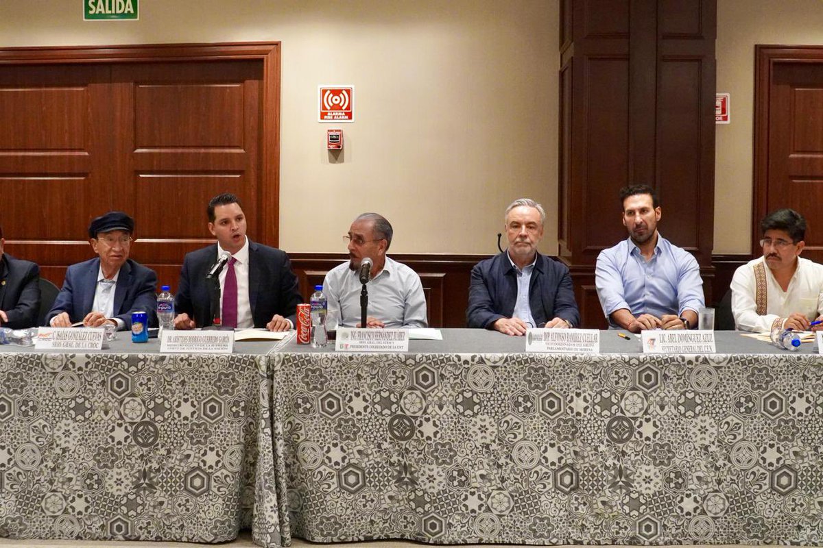aramirezcuellar's tweet image. Con gran éxito y trascendencia se llevó a cabo la reunión entre los Ministros de la @SCJN, @HugoAguilarOrti y @AristidesRodri, con los líderes de los principales sindicatos y centrales obreras del país. Un paso firme para acercar la justicia a todos los sectores de la sociedad…