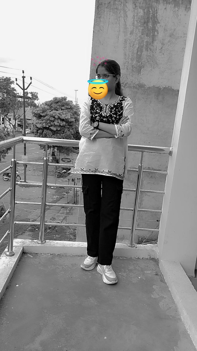 आजकल के निब्बा-निब्बी #Saiyaara मूवी देख कर बता रहे हैं कि मोहब्बत रुलाती बहुत है ,,,,,,,
मैंने कहा कभी फाइनल मैरिट से बाहर होकर देखा है.......!!