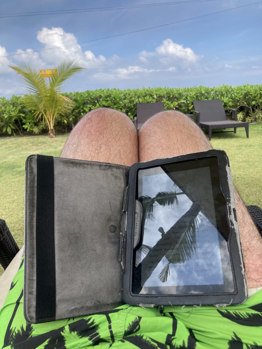 benedictrogers's tweet image. Day 2 of my holiday - thoroughly enjoying @fromTGA’s “Homelands”, while being fully coordinated with the surrounding palm trees 😆
🌴🌴