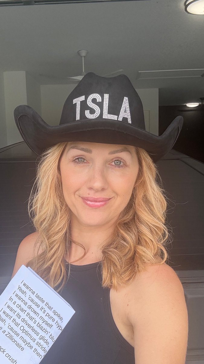 alessandrajokes's tweet image. New Robotaxi song dropping this week - if I get more followers than my husband by Sunday I’ll take his Cybertruck and will rename from Perry 🤢 to Thor 💪🏻. Help me to save his Cybertruck. He deserves a more masculine name 🤣.