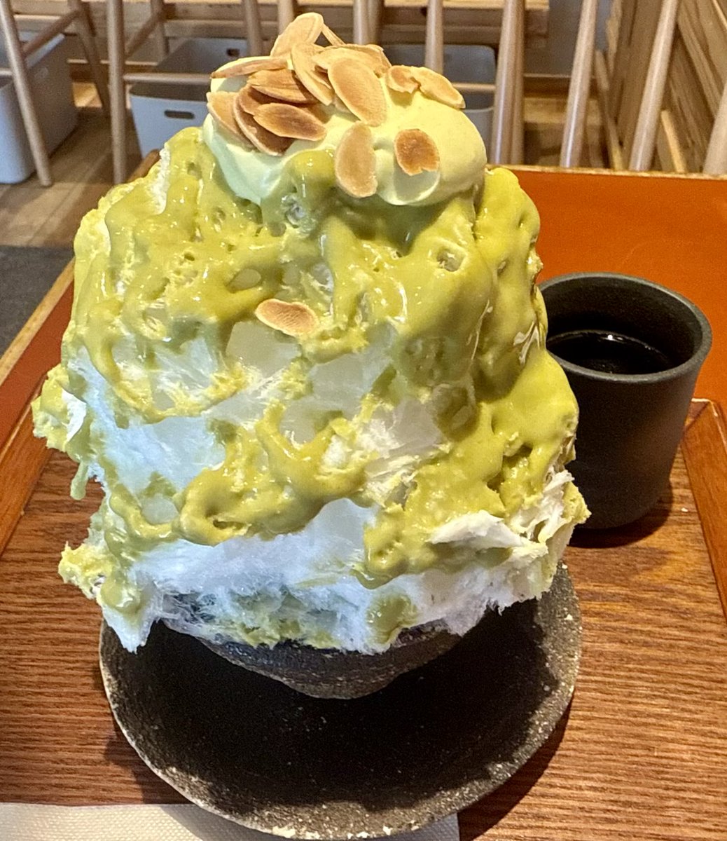 kakigorar's tweet image. 【天ノ屋 下北沢本店】
@東京-下北沢駅から徒歩3分

ピスタチオのかき氷
ビターなチョコのかき氷
