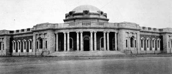 SudaneseCulture's tweet image. University of Khartoum || (Shortened to UofK - Arabic: جامعة الخرطوم)
- It is The Largest and Oldest University in Sudan, Founded as Gordon Memorial College in 1902 and Established in 1956 When Sudan Gained Independence
#SudaneseCulture #ثقافة_سودانية