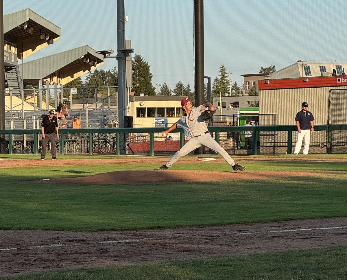 CorvKnights's tweet image. After four complete at Serauxmen Stadium, it's the Knights 7, NightOwls 2. Corvallis starter Tyler Bellerose of @BeaverBaseball has been sharp.