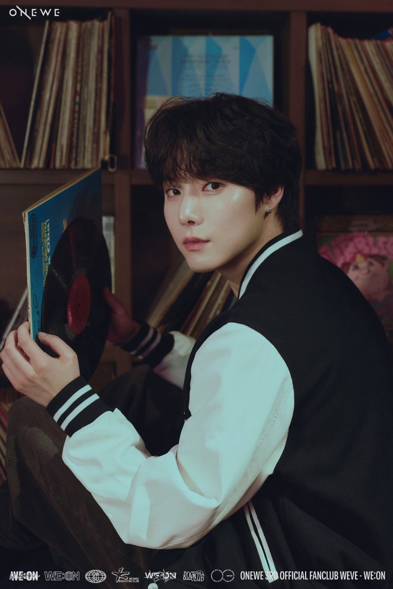 official_ONEWE's tweet photo. [#ONEWE]

🏫 ONEWE 3RD OFFICIAL 
FANCLUB [WEVE] 🏫

🎫 WE:ON 🎫

🪐 SOLO CONCEPT PHOTO 🪐

▫ YONG HOON ▫

📍 가입 기간
✔ 250721 (MON) 12시
~ 250803 (SUN) 23시 59분

📍 원위(ONEWE) 공식 홈페이지 Shop
🔗 https://t.co/PXP0KNpyrN

#원위 #위브 #WEVE #WE_ON
#용훈 #YONGHOON https://t.co/nhf6iisTDj