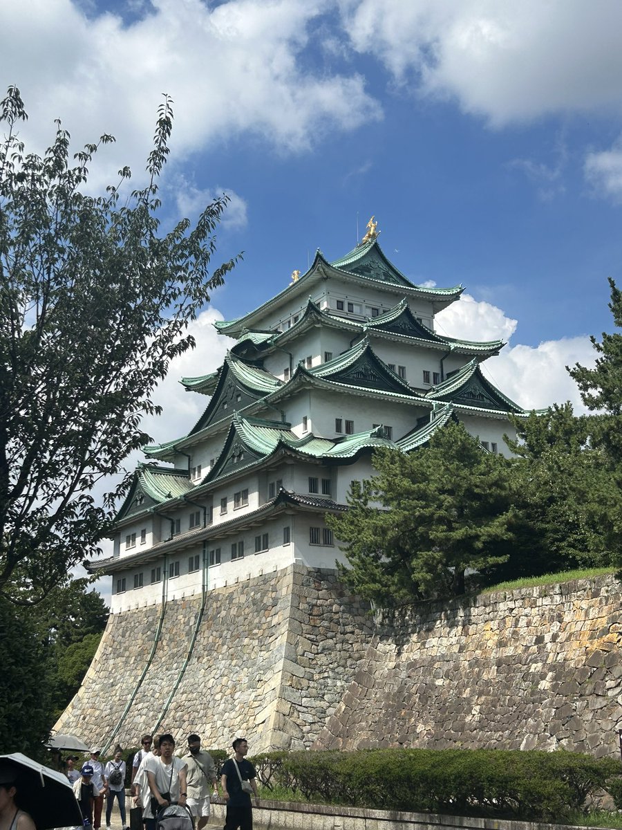 三連休オワターーーー💨
味仙を食べに行ってました🏯
名古屋いい街ですねほんと♪

某大手コンサル会社に入社した同期は社内恋愛に力を入れていました🙃
それもまた一興笑

今週もあっついですが駆け抜けましょう！