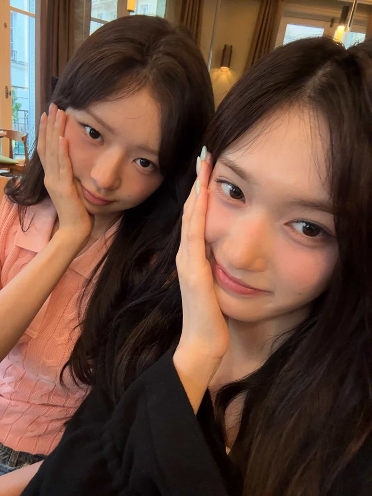 IVE_twt's tweet image. 사랑하는 언니랑 함께🖤

#IVE #아이브 #LEESEO #이서