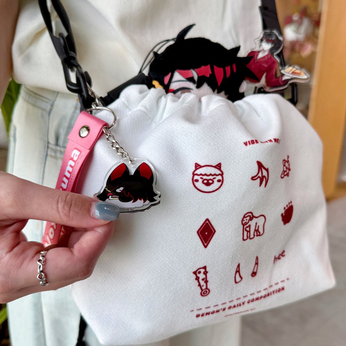 OU_EN_CAFE's tweet image. \ Luxiem 睡衣派對 –現正預約中– /

Vox 隨行週邊，實用登場！
各種 OOTD 都可以駕馭的肩背包，
推活打卡也不怕錯過鏡頭前的手機吊飾，
每個細節都是為了「可以日常使用」而設計～

✨適合喜歡低調又有型的你✨
這次週邊絕對是實用派的首選！

✧ 活動期間：
【台北店】2025/8/15 ～ 9/30…