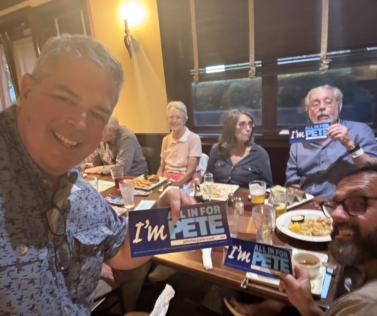AllInForPete28's tweet photo. Great to be in Portsmouth, NH today for the Democratic City Committee meeting! Energizing conversations with local Dems about the future—and growing excitement for a potential @PeteButtigieg run in 2028. 🇺🇸 #AllInForPete #NHPolitics https://t.co/vWCprAu9jz