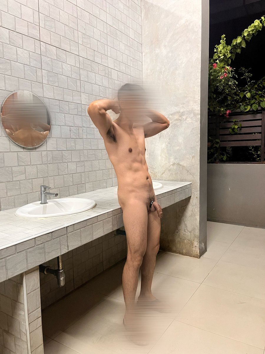 แวะเอ้าดอห้องน้ำปั้มเมื่อคืน มีพี่ขับหกล้อมาเห็นแบบด้วยโครตเสียว 
#ลพบุรี #เอาท์ดอ #เอากันในห้องน้ํา #เอาท์ดอร์ห้องน้ำปั้ม