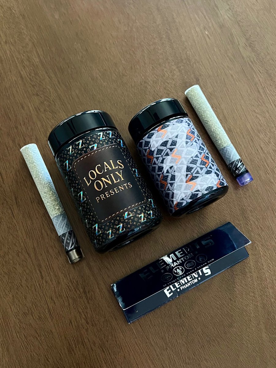satellite_drops's tweet image. Phenomenal work from both camps; took the rare opportunity to burn these batches of Z side by side.🤞🏼🔥
Thank you @desertdoinkss for tossing me some king size wide Phantoms to try out.🫡🏆
@LocalsOnly_007
@DurdanSean35250
@ZeroGravity510
@ccr42069
@Imperialclubla