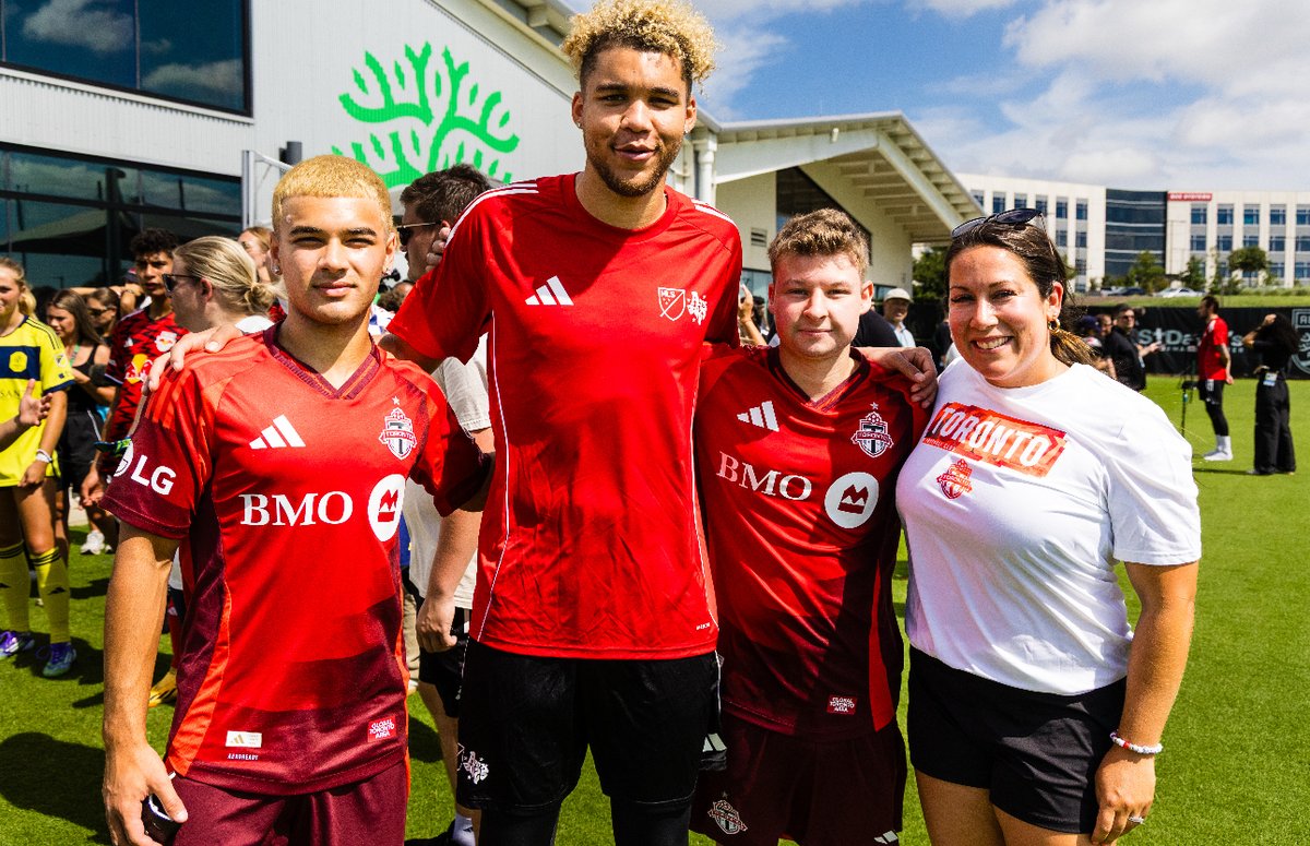 SONorthAmerica's tweet image. Big energy at today’s Unified All-Star Meet & Greet 💥⚽️ But tomorrow? It’s GAME TIME.
Tune in for the @SpecialOlympics Unified Sports® @MLS All-Star Game at 10AM ET tomorrow! 👇🏼
loom.ly/qPOBRA4