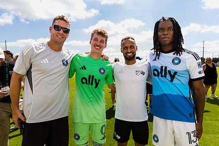 SONorthAmerica's tweet image. Big energy at today’s Unified All-Star Meet & Greet 💥⚽️ But tomorrow? It’s GAME TIME.
Tune in for the @SpecialOlympics Unified Sports® @MLS All-Star Game at 10AM ET tomorrow! 👇🏼
loom.ly/qPOBRA4