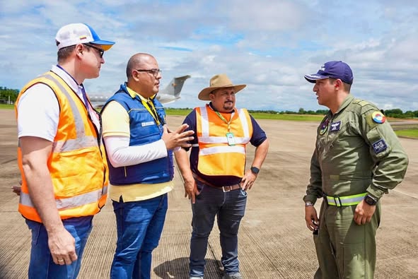 ¡Las ayudas están llegando a #Vichada! 📷
Gracias a la gestión del gobernador Fulberto Guevara y al trabajo conjunto con la #UNGRD, Alcaldías y cooperantes como  ACNUR, ya llegaron a Puerto Carreño las primeras 11 toneladas de ayuda #humanitaria.