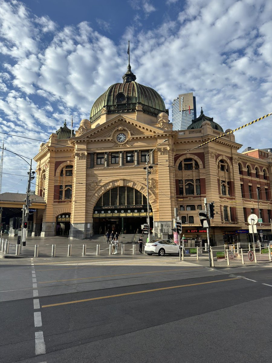 호주 멜버른 AMCA 대학교 tweet media