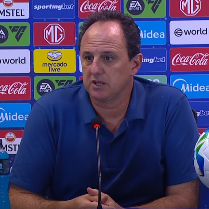 VoudeBahea's tweet image. 🗣️ Rogério Ceni: "Sobre a frente? Cauly foi nossos melhores 45 minutos contra o Fortaleza, porque o Willian José não tinha condições suficientes para jogar, acho até que não mais de 30 minutos pela parte física.
Ele ficou alguns dias parado com uma torção no tornozelo, ainda…