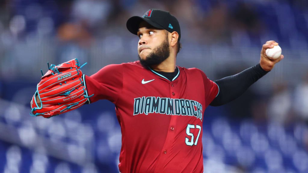 JustBB_Media's tweet image. Eduardo Rodriguez tonight:
6.1 IP
6 H
0 ER
3 BB
3 K
He had given up 20 hits and 12 ER in his previous 2 starts 😳