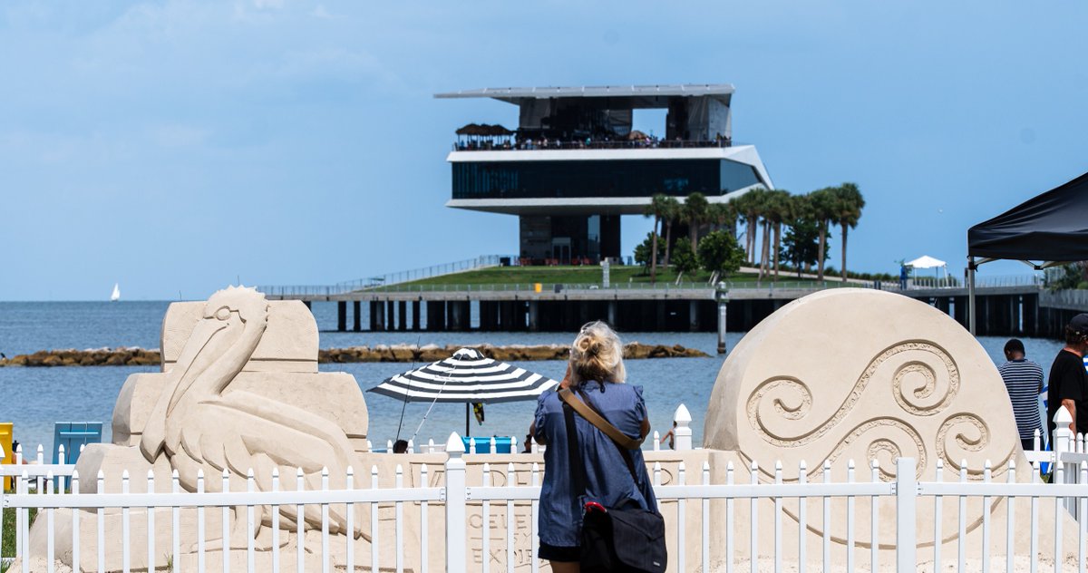StPetePier's tweet image. You brought the energy, @StPeteFL  ! 💥 Last weekend was packed with spin, boxing, silent disco, trucks, ice cream and more! 🍦🥊🚛🕺 The fun’s not over! Join us this weekend for 727 Day: live music, tech demos &amp;amp; a 1,000-drone show! 💫🎶

👉 Learn more: stpetepier.org/event/celebrat…