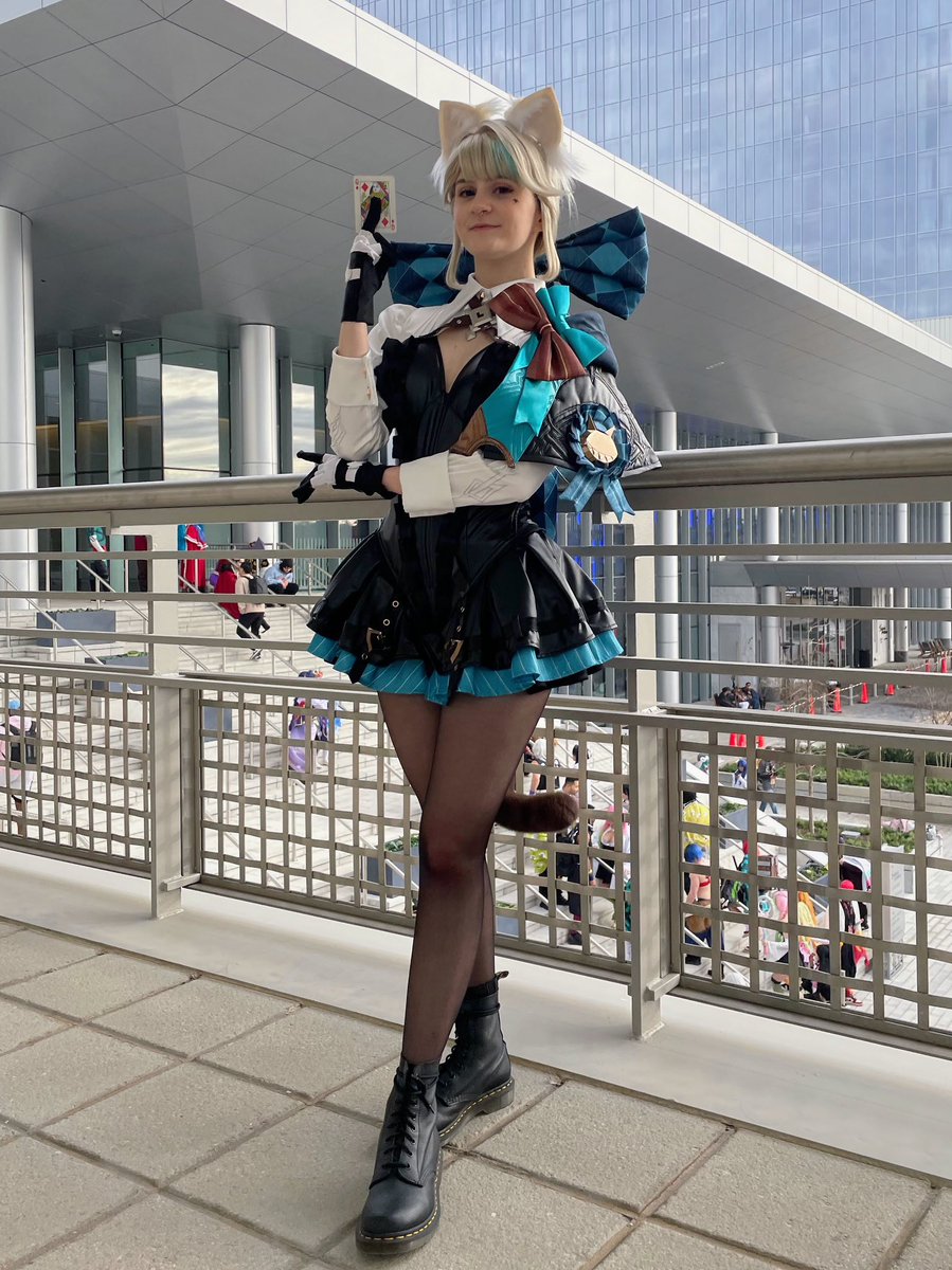 glossighost's tweet image. Is it time for a magic show? 🃏
#Lynette #cosplay #genshinimpact #genshin