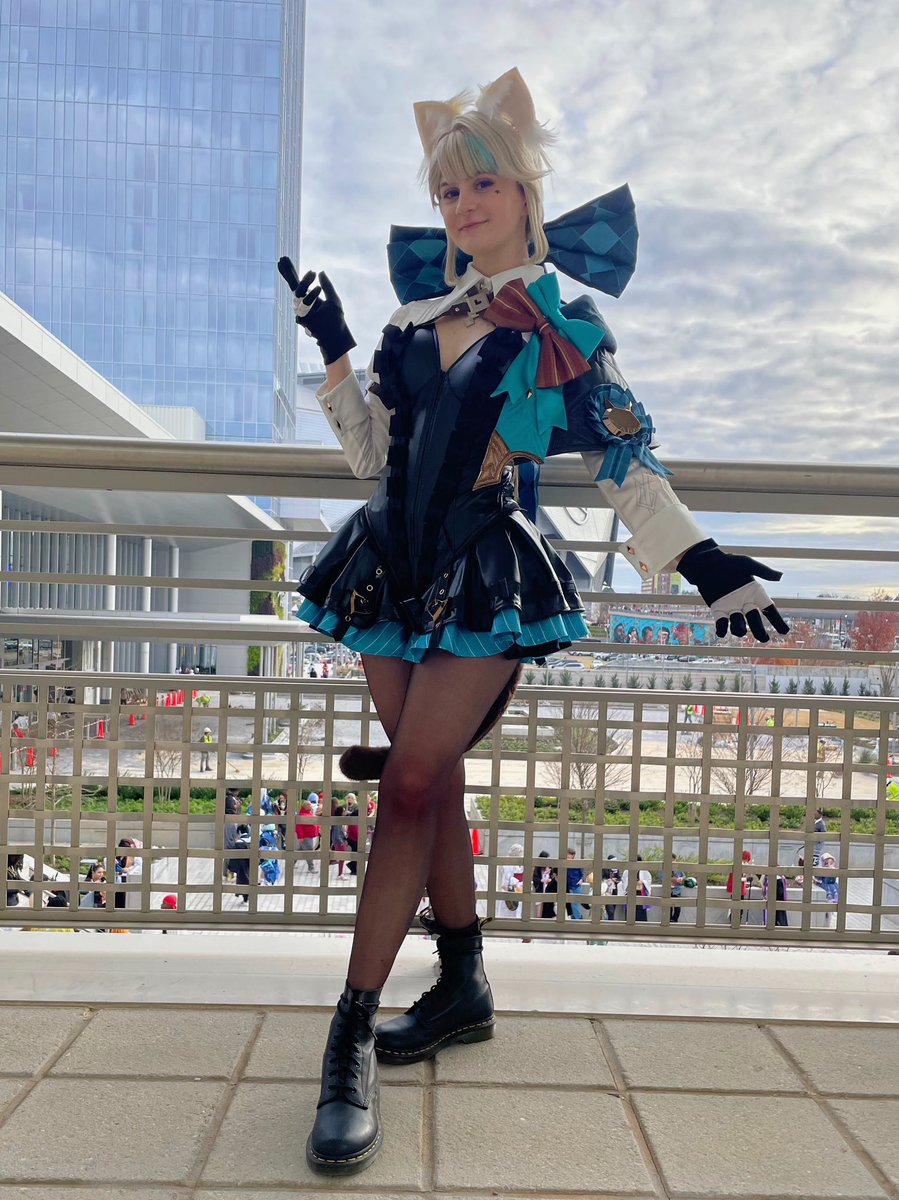 glossighost's tweet image. Is it time for a magic show? 🃏
#Lynette #cosplay #genshinimpact #genshin