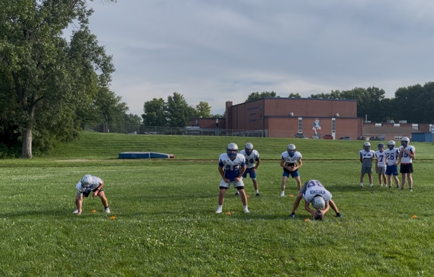 HeadcaseKicking's tweet image. Another day of working to “Become Your Best”…
Buck lateral footwork in Indy and 3 Man Vice as part of the tackling circuit.