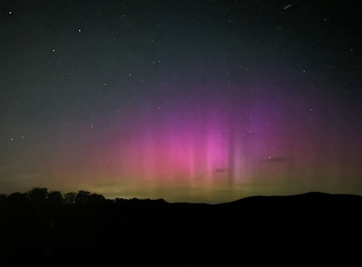 JustLafleur's tweet image. Captured these photos of the Northern Lights tonight! Absolutely breathtaking. These are all totally unedited. The lights were camera visible, but I feel like I could see pillars (without color) with the naked eye.
Taken in Etna, NH near Hanover
#NorthernLights