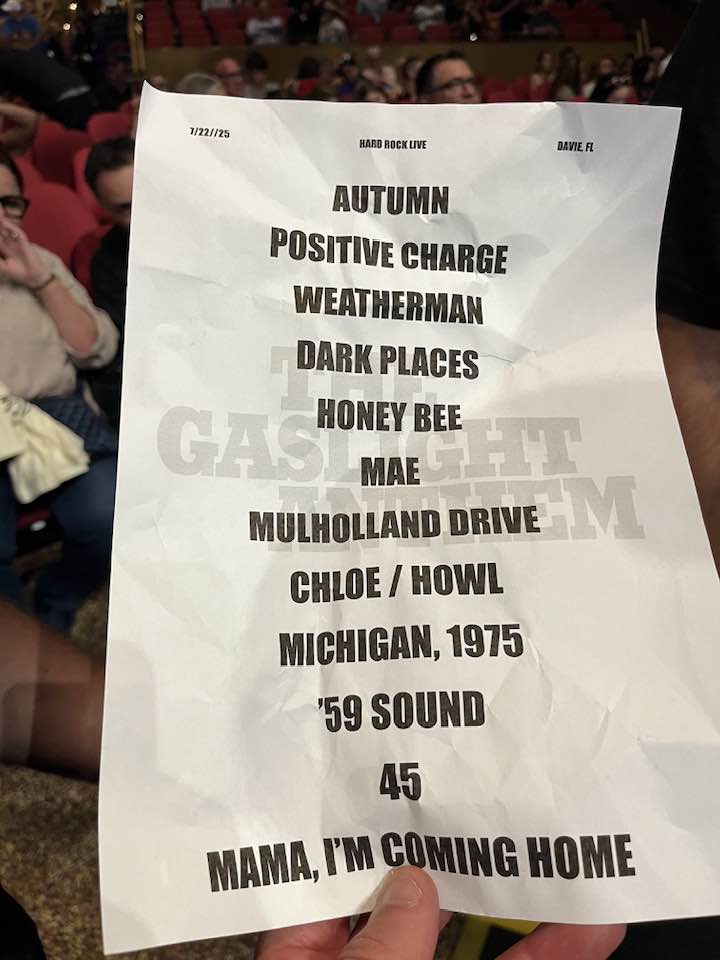 PhilipDBunn's tweet image. Seen on facebook: looks like Gaslight Anthem covered Mama, I'm Coming Home at their show in Florida tonight 😭