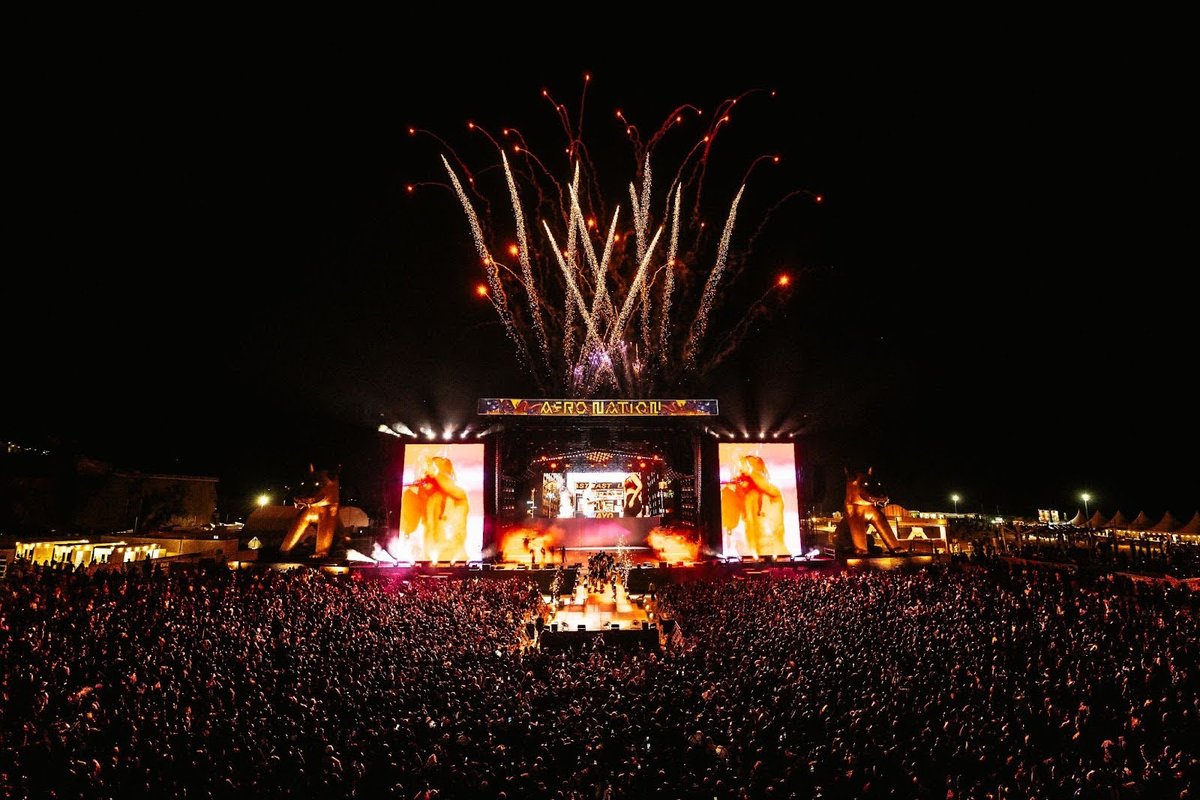tmrwmag's tweet image. GLOBAL DIASPORA UNITED FOR HISTORIC 5TH YEAR OF AFRO NATION PORTUGAL
tmrwmagazine.com/en/news/global…
Afro Nation celebrated its monumental 5th anniversary in Portugal this month, uniting over 40,000 fans from 180+ countries in a vibrant 3-day beachside celebration of Afrobeats, Amapiano,…