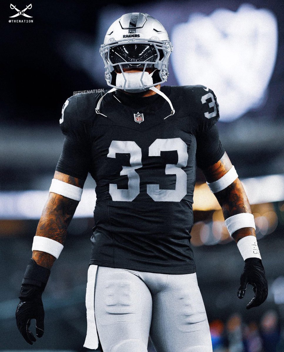 RAIDERSHUB's tweet image. Linebacker/ Safety/ CB 🏈
Stay healthy… just tackle people‼️ … try not to run them over like a semi truck every time lol 💪💪💪💪