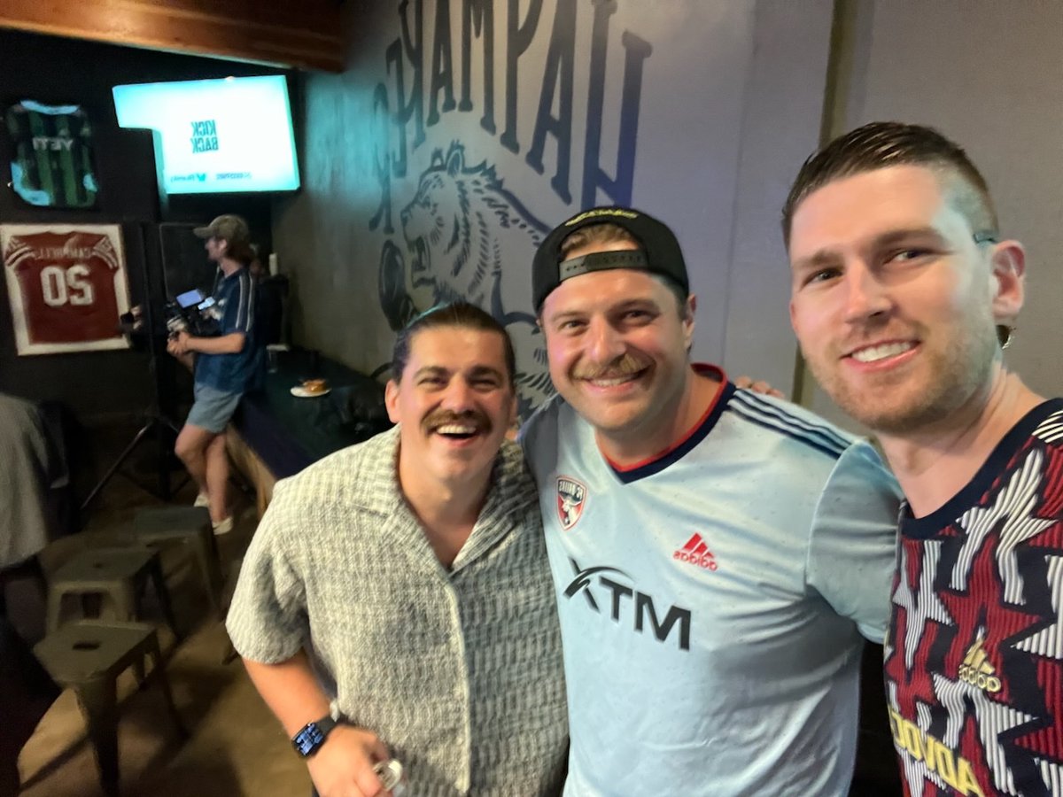 MasonC19's tweet image. Great to meet @tombogert and @empiregass at Haymaker tonight! Thanks for all the work y’all do to cover soccer in this country. Also shoutout to Tom for being a fellow scouser, and David for selling my wife on a vacation to Montreal. Y’all rock!