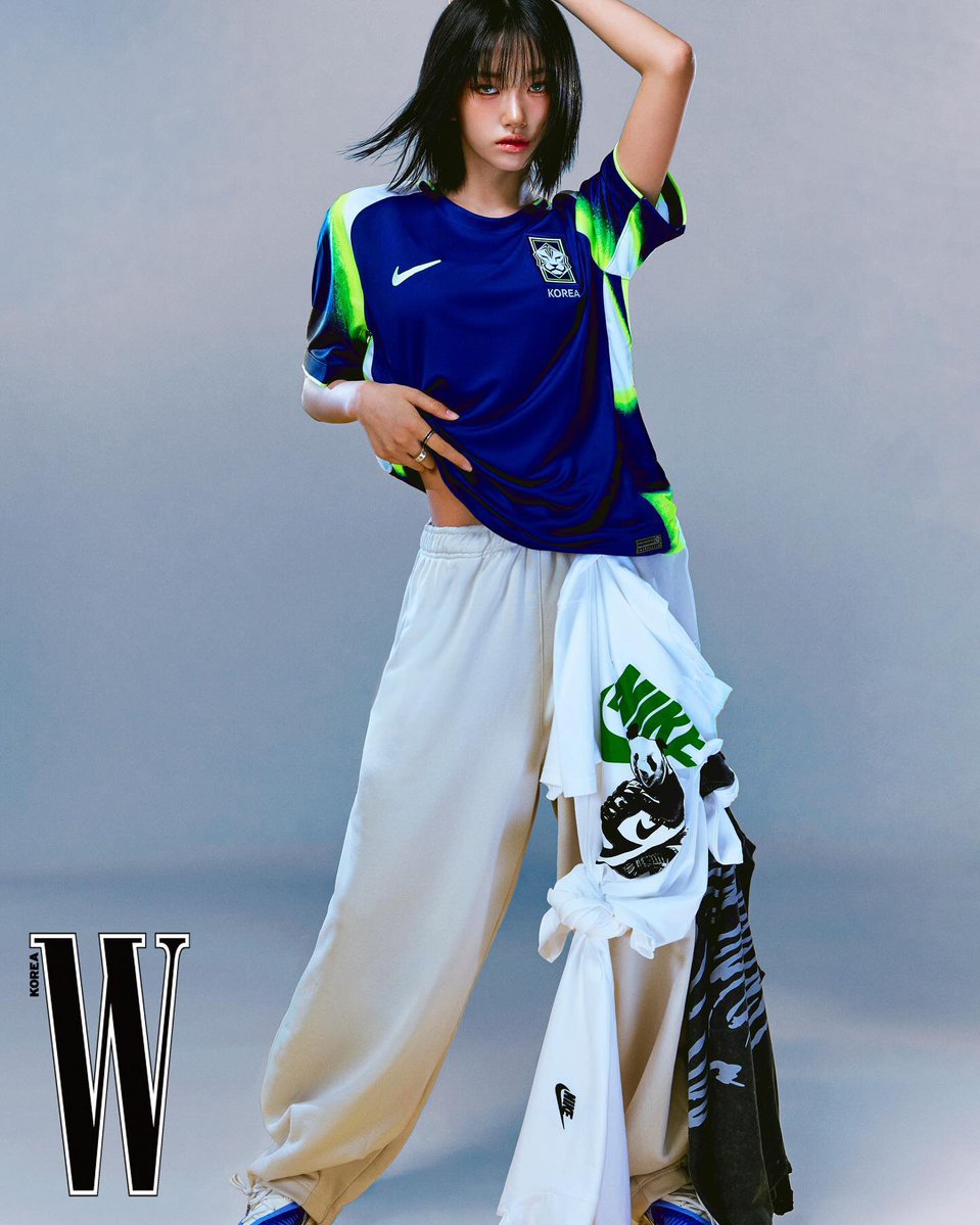 sooinspic's tweet image. WKOREA X NIKE

#SOOIN #MEOVV
#수인 #미야오