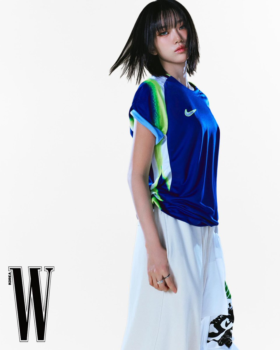 sooinspic's tweet image. WKOREA X NIKE

#SOOIN #MEOVV
#수인 #미야오