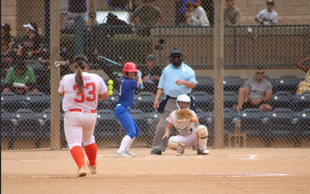 1/2 
Finished my 1st season at 16s in Cali <a href="/PGFnetwork/">PGF</a> Nationals going 3-2 on the week. Had a fun summer competing with my team and look forward to next year. Thanks to <a href="/TheCoachWigs/">Rich Wieligman</a> for everything this year. 
Avg. 443
OBP .471
6 doubles 
28 RBIs 
25 runs
⬇️