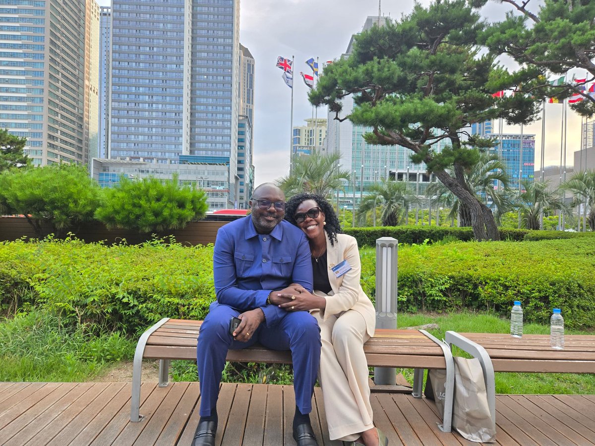 Anite__Evelyn's tweet image. Friends trust in the Lord for an excellent sexual & marital partner. The bible tells me in the book of;
Proverbs 18:22
The man who finds a wife finds a treasure, and he receives favor from the LORD.