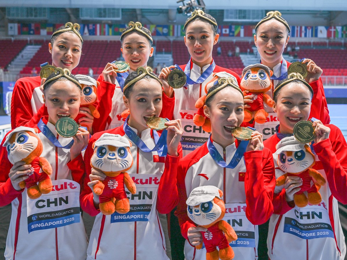 ChinaDaily's tweet image. #TeamChina won the championship at the team technical final for artistic swimming at the World Aquatics Championships in Singapore on July 22. Chinese athletes dressed as Sun #Wukong and, like this mythical hero, went through many hardships before finally achieving their goal.…