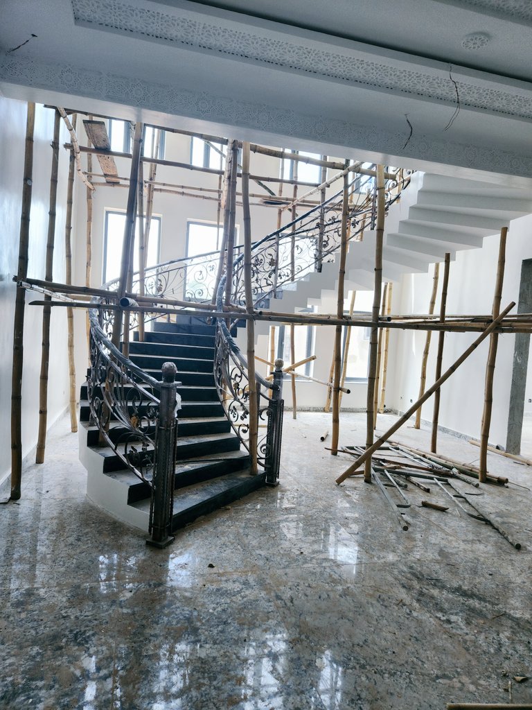 ChiefArchitect_'s tweet image. Spiral  staircase 

well binded ,

Well finished ✅️