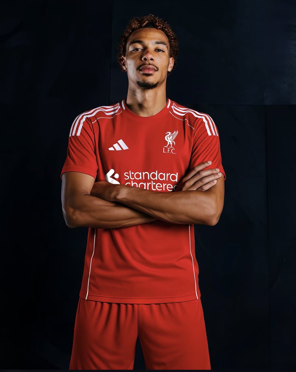 decryptfoot's tweet image. Certains joueurs retournent leur veste.
Ekitike retourne son nom… et ça change rien. 🙃

Un patronyme miroir.