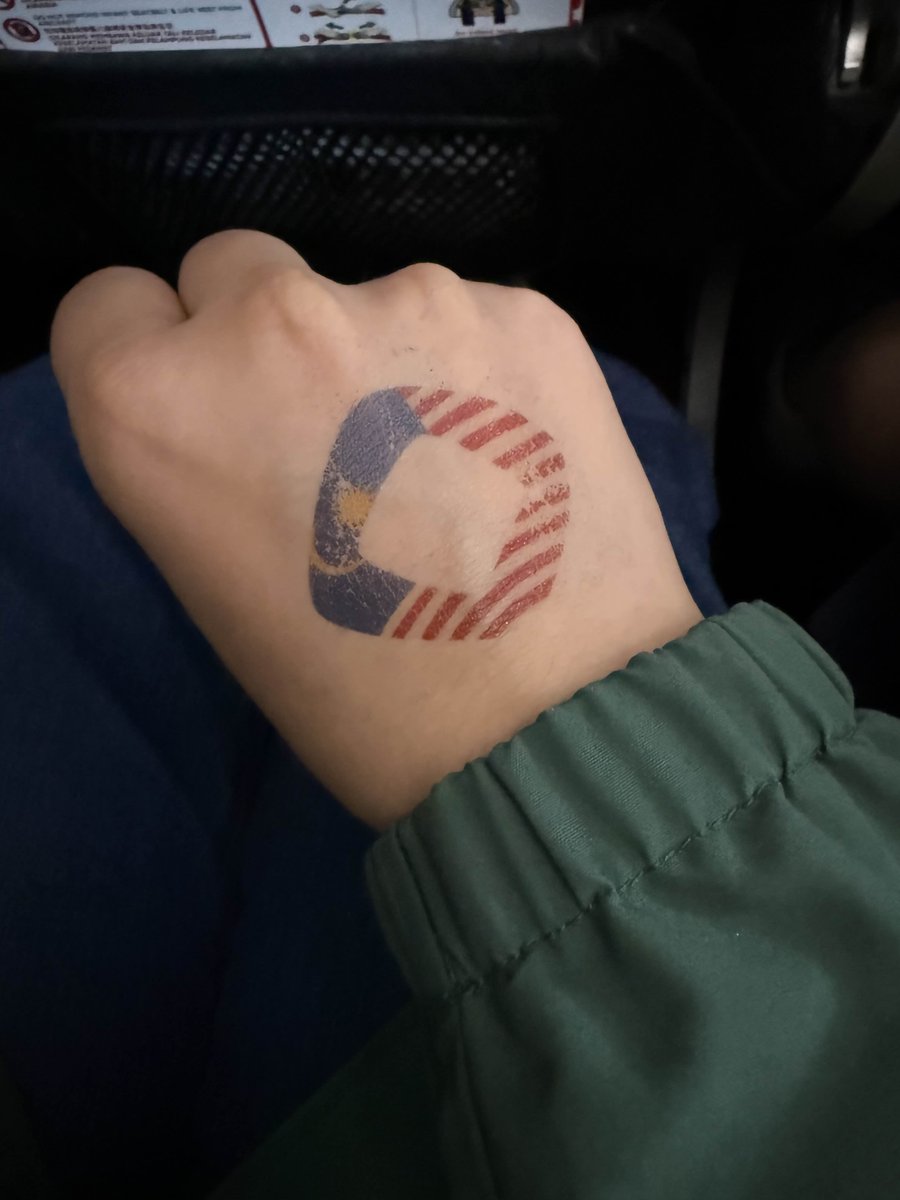 pinecats3_1's tweet image. suddenly waking up on a 4am flight right after @MonadSGMY meetup, makes ppl think if the event is real, or just a dream

then the logo on my hand reminds me I was truly there 😭

shoutout to all hosts
@fairyfairy321 @emiyns88 @Mido_269 @hyuuu_hyu @wxjoyce_ @babylow_7 @Kadishere…