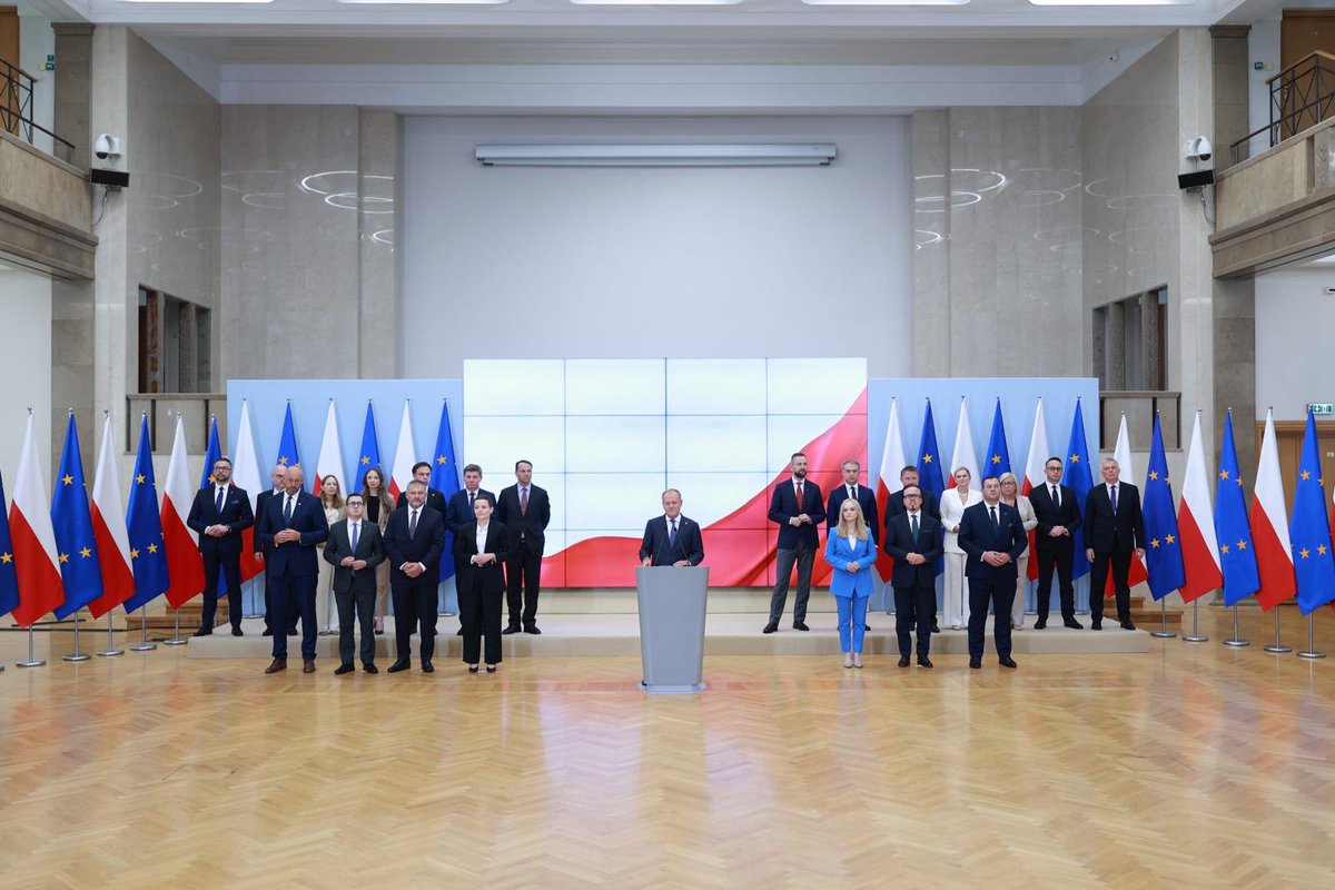 KosiniakKamysz's tweet image. Rekonstrukcja rządu to nowe otwarcie i jasna deklaracja odpowiedzialności.
Dla @nowePSL priorytetami niezmiennie jest bezpieczeństwo narodowe, energetyczne, żywnościowe i infrastrukturalne. Przed nami wiele pracy dla Was, dla Polski 🇵🇱