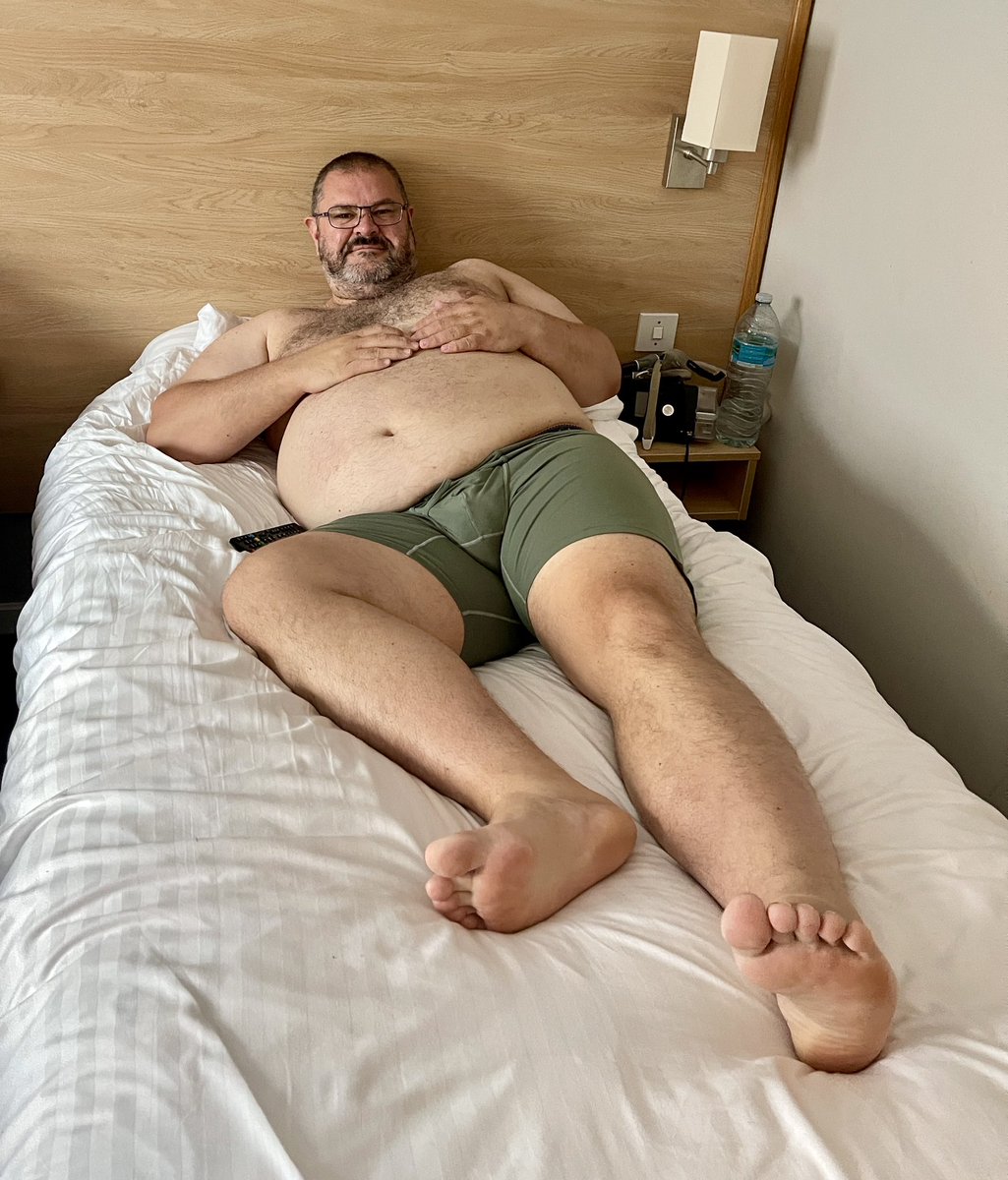 I’m in the mood to be sub today. Who wants to get their own back and teach Dad a lesson?