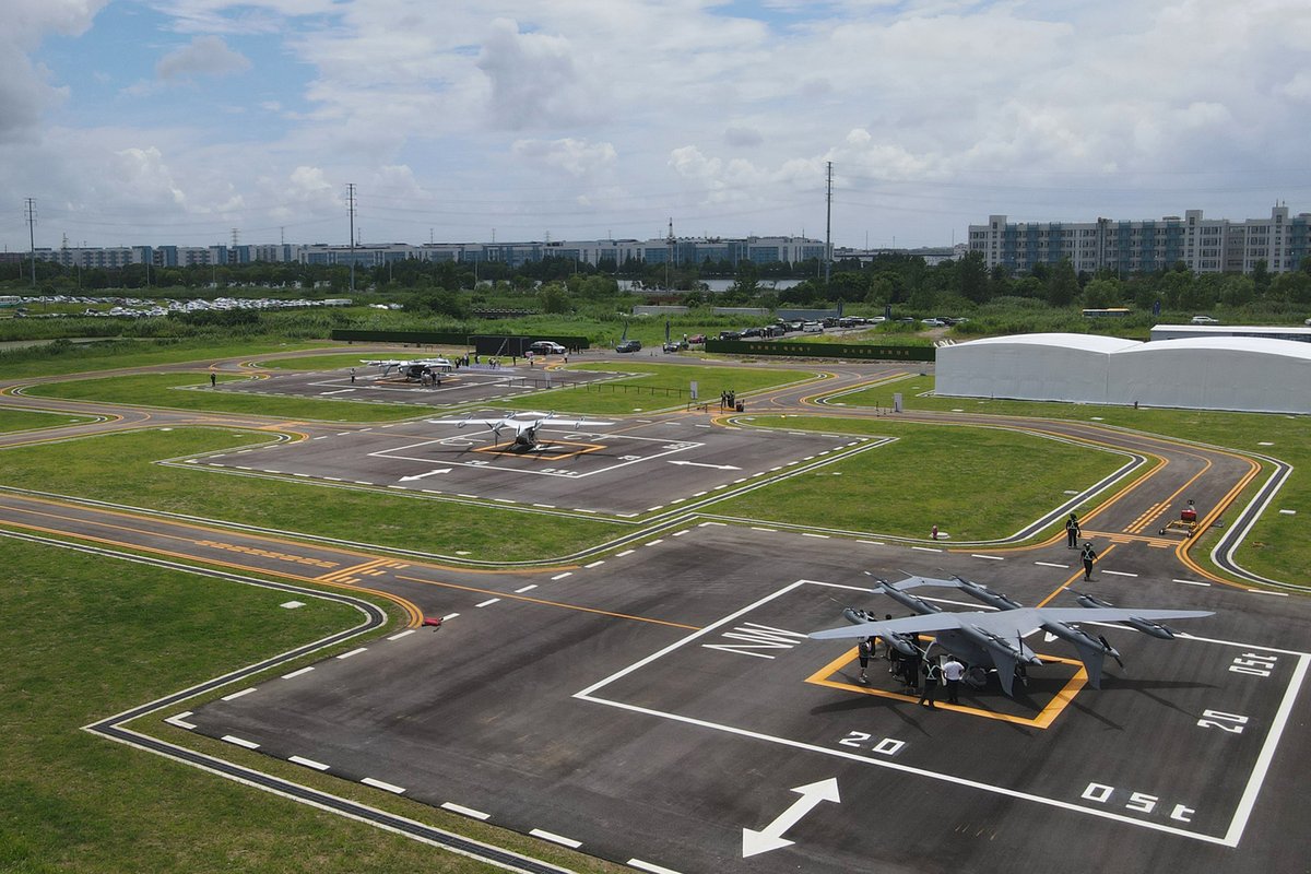 ChinaDaily's tweet image. A Chinese tech startup on Tuesday delivered a ton-class electric vertical takeoff and landing (eVTOL) aircraft, marking a breakthrough in the application of large #eVTOLs. bit.ly/4f2t05j