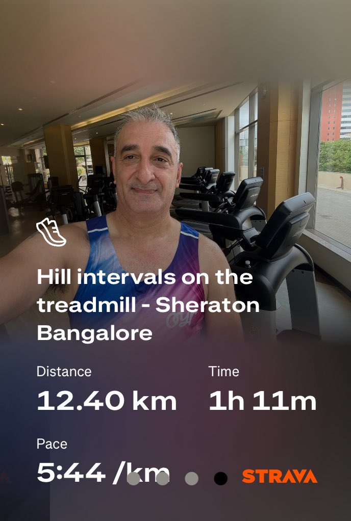 adilnargolwala's tweet image. Incline intervals at the Sheraton Bangalore 
A tooth fairy 🧚‍♀️ @I_Madcap left this lovely singlet &amp;amp; message under my pillow…thanks it’s got initiated with sweat