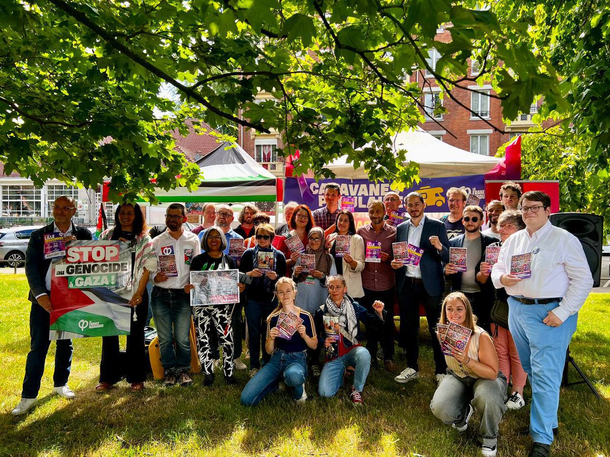 FranceInsoumise's tweet image. « Vous êtes les seuls politiques à venir nous voir ici et à écouter nos préoccupations, même en plein été, merci ! »
Les #CaravanesPopulaires étaient à Lille avec @Aurelien_Le_Coq et à Avignon avec @ArnaultRaphael.
Les insoumis sont en campagne permanente pour vaincre la…