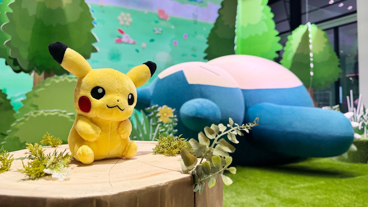 PokemonSleepApp's tweet image. \渋谷でみっけ!ポケモンねがおリサーチ📸/
渋谷で開催中の #ポケスリ2周年 リアルイベントの様子をお届け!
渋谷サクラステージには、巨大なカビゴンが出現中!?💤
さらに街には、80匹以上のポケモンの寝顔が登場中😴
みなさんが見つけた寝顔もぜひ教えてください✨
#渋谷でポケモンみっけ