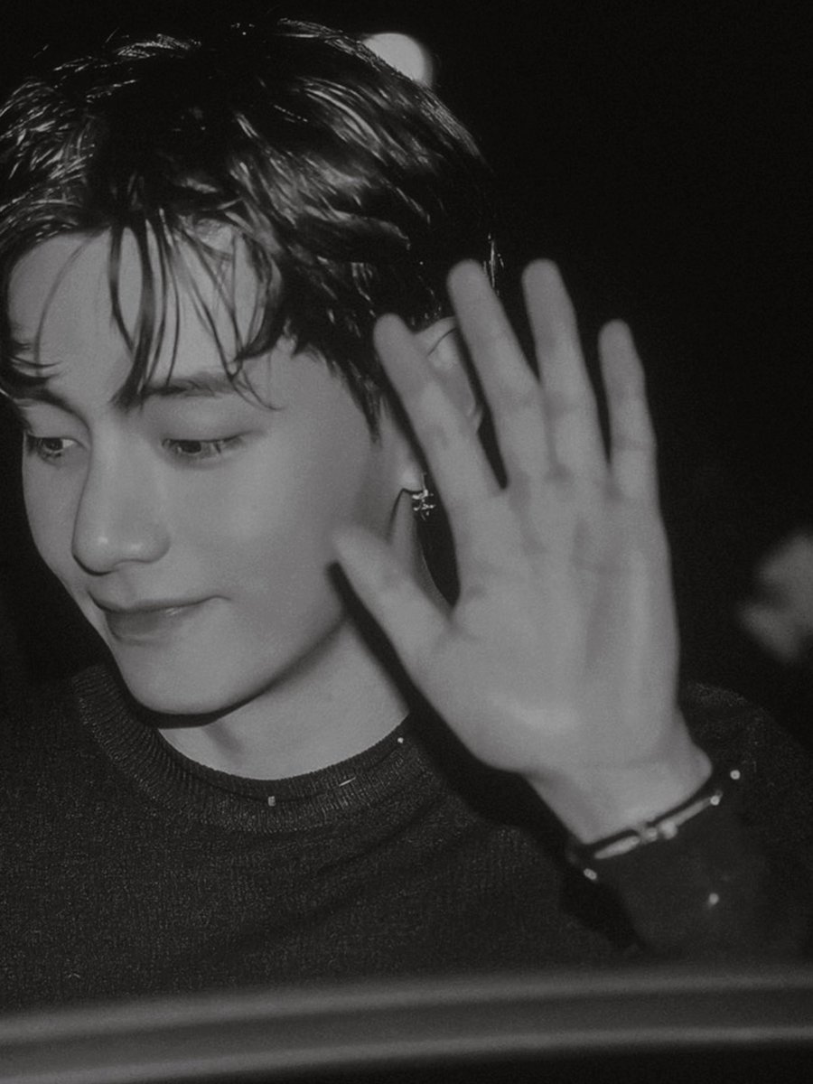 kthprettyhands's tweet image. 🤍