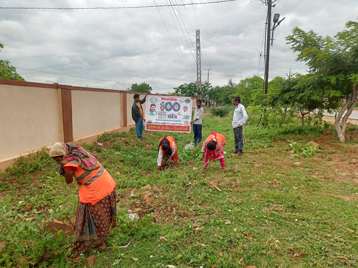 NANDIKONDA MUNICIPALITY (@mcnandikonda) on Twitter photo As part of 100 days action plan Conducted activities Cleaning of roadside Bushes at Nandikonda Municipality.
<a href="/MoHUA_India/">Ministry of Housing and Urban Affairs</a>
<a href="/RoopaMishra77/">Roopa Mishra</a>
<a href="/tksreedevi/">TK Sreedevi</a>
<a href="/cdmatelangana/">C&DMA</a>
<a href="/SwachhBharatGov/">Swachh Bharat Urban</a>
#TG100DaysActionPlan
<a href="/revanth_anumula/">Revanth Reddy</a>
<a href="/K_RaghuveerINC/">Kunduru Raghuveer</a>
<a href="/kundurujayaveer/">Kunduru Jayaveer</a>
<a href="/Collector_NLG/">Collector, Nalgonda</a> As part of 100 days action plan Conducted activities Cleaning of roadside Bushes at Nandikonda Municipality.
<a href="/MoHUA_India/">Ministry of Housing and Urban Affairs</a>
<a href="/RoopaMishra77/">Roopa Mishra</a>
<a href="/tksreedevi/">TK Sreedevi</a>
<a href="/cdmatelangana/">C&DMA</a>
<a href="/SwachhBharatGov/">Swachh Bharat Urban</a>
#TG100DaysActionPlan
<a href="/revanth_anumula/">Revanth Reddy</a>
<a href="/K_RaghuveerINC/">Kunduru Raghuveer</a>
<a href="/kundurujayaveer/">Kunduru Jayaveer</a>
<a href="/Collector_NLG/">Collector, Nalgonda</a>