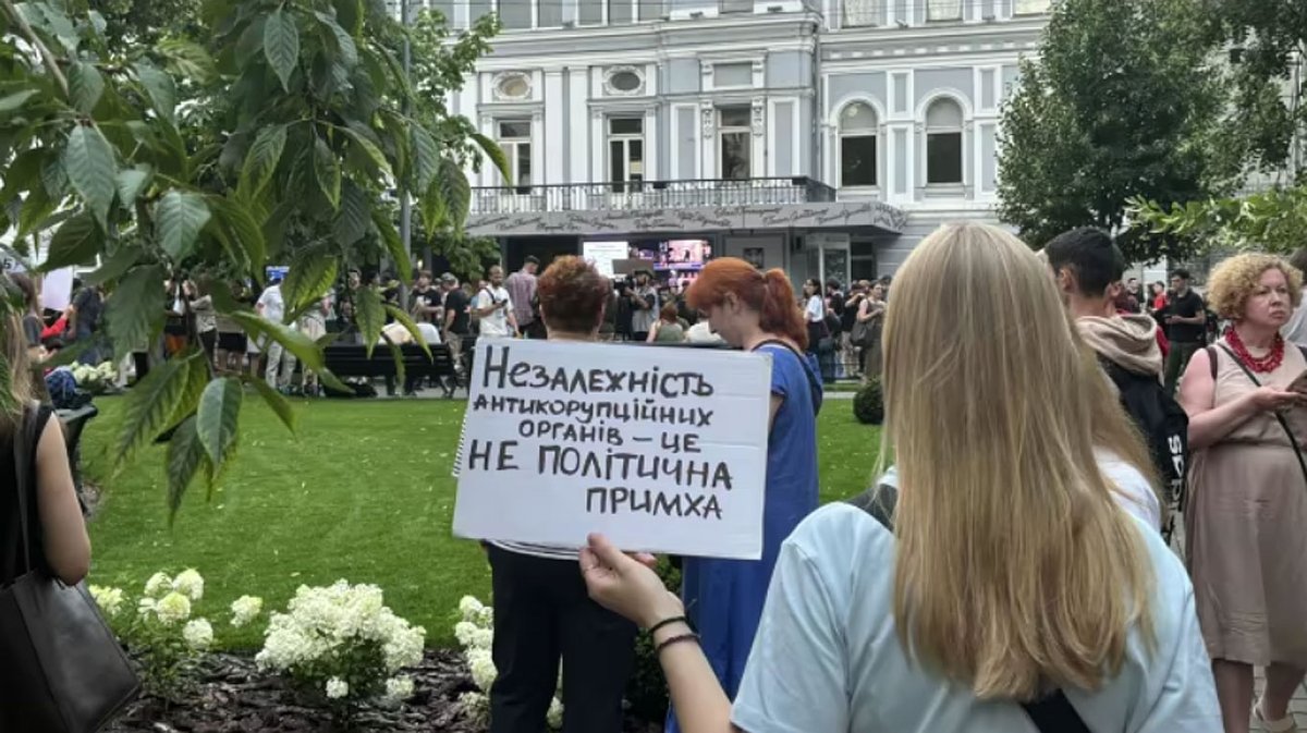 ukrpravda_news's tweet image. В ОЕСР попередили Банкову про наслідки для оборонних інвестицій в Україну через НАБУ pravda.com.ua/news/2025/07/2…